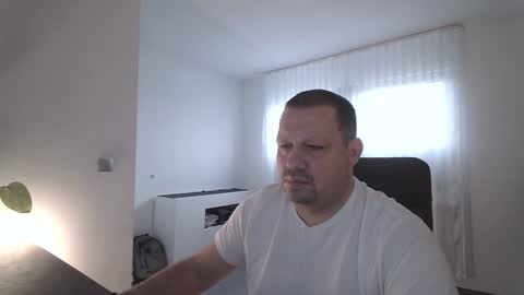 Snapshot of xxstrikerxx chatting on 12.27.24 Eddi online show from 12.27.24