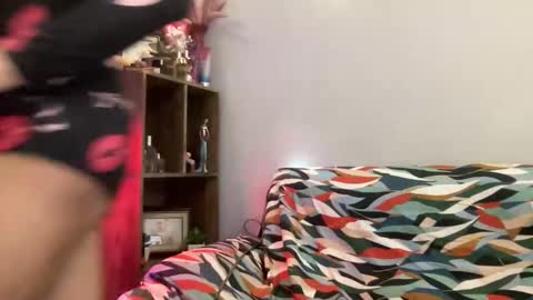 Snapshot of xxsweetbellafox chatting on 09.25.25 kisses online show from 09.25.25
