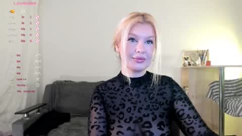 Snapshot of xxviktoryqueenxx chatting on 10.15.25 Vi online show from 10.15.25