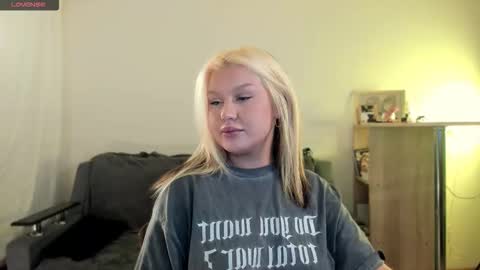 Snapshot of xxviktoryqueenxx chatting on 10.23.25 Vi online show from 10.23.25