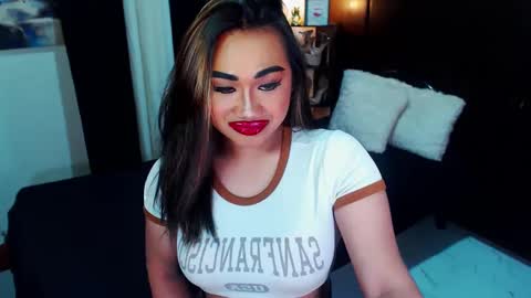 Snapshot of xxxgiganticoliviacummerxxx chatting on 12.06.24 OLIVIA online show from 12.06.24