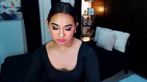 Snapshot of xxxgiganticoliviacummerxxx chatting on 12.12.24 OLIVIA online show from 12.12.24