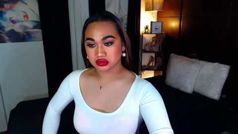 Snapshot of xxxgiganticoliviacummerxxx chatting on 12.16.24 OLIVIA online show from 12.16.24