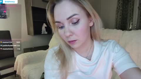 Snapshot of xxxhoneyxx chatting on 02.20.25 Onlyfanz online show from 02.20.25