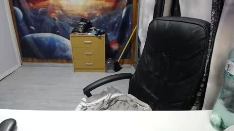 Snapshot of xxxnewlywedsxxx chatting on 10.15.25 Lana online show from 10.15.25