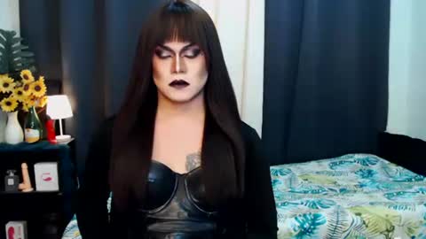 Snapshot of xyournightmarequeenx chatting on 09.21.25 QueenMarina online show from 09.21.25