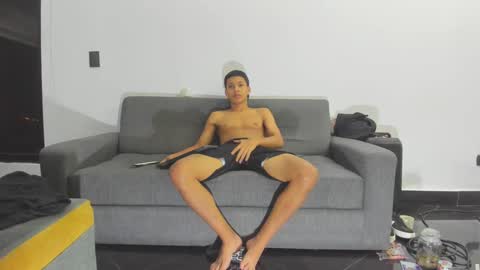 Snapshot of y0ung_master_ chatting on 03.12.25 Sr. Y0ung Master online show from 03.12.25