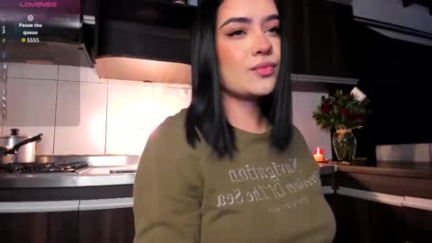 Snapshot of yaky_ chatting on 10.01.25 Yakeline online show from 10.01.25