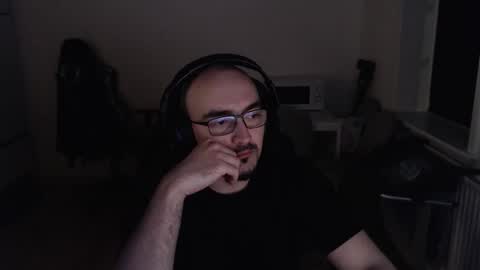 Snapshot of yamillamal157 chatting on 10.25.25 YamilLamal online show from 10.25.25