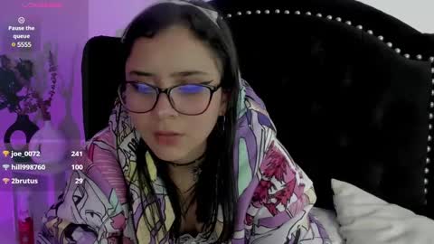 Snapshot of yan_nyan chatting on 12.14.24 yan_nyan online show from 12.14.24