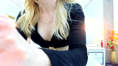 Yana  online show from 01.03.25