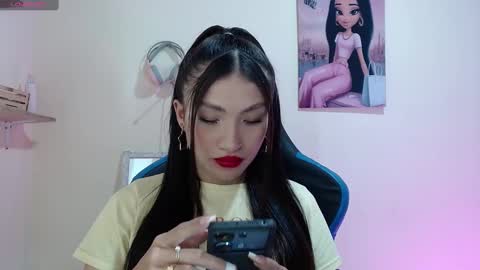 Snapshot of yeibles_hana2 chatting on 12.04.24 yeibles_hana2 online show from 12.04.24