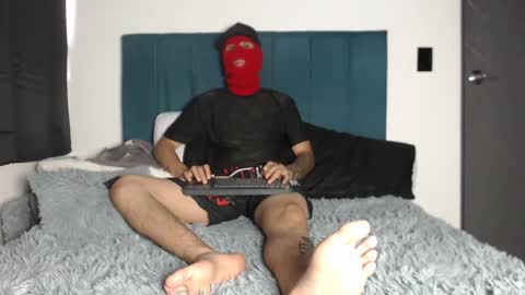 Snapshot of yeisongomezz chatting on 10.05.25 yeisongomezz online show from 10.05.25