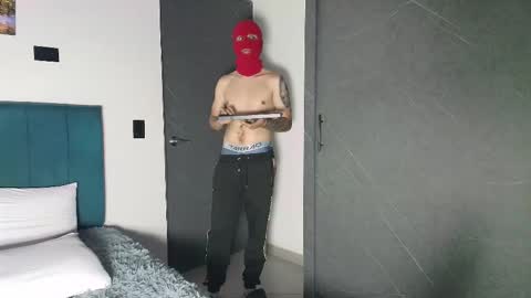 Snapshot of yeisongomezz chatting on 10.11.25 yeisongomezz online show from 10.11.25