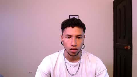 Snapshot of yerfon_s1 chatting on 12.16.24 Yeff ind. model online show from 12.16.24