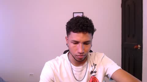 Snapshot of yerfon_s1 chatting on 12.17.24 Yeff ind. model online show from 12.17.24