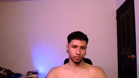 Snapshot of yerfon_s1 chatting on 01.16.25 Yeff ind. model online show from 01.16.25