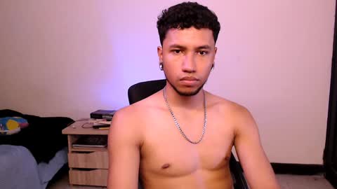 Snapshot of yerfon_s1 chatting on 01.24.25 Yeff ind. model online show from 01.24.25