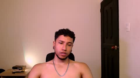 Snapshot of yerfon_s1 chatting on 01.25.25 Yeff ind. model online show from 01.25.25