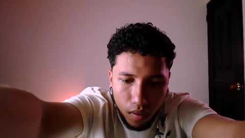 Snapshot of yerfon_s1 chatting on 02.14.25 Yeff ind. model online show from 02.14.25