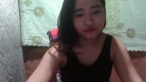 Snapshot of yhang_19 chatting on 10.20.25 yhang_19 online show from 10.20.25