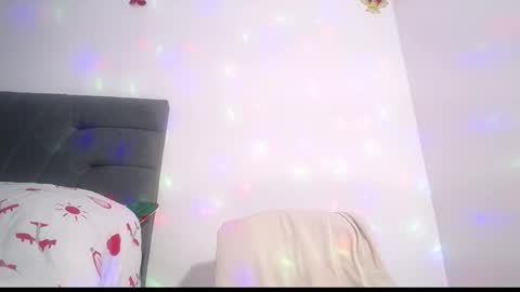 Yiny online show from 11.24.25