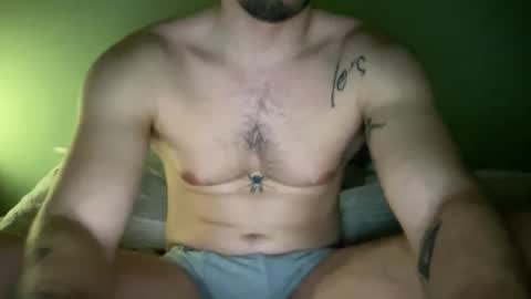 Snapshot of yngspaniard chatting on 01.06.25 yngspaniard online show from 01.06.25