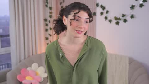 Elizabeth brunette -- Darline blonde  online show from 12.06.24