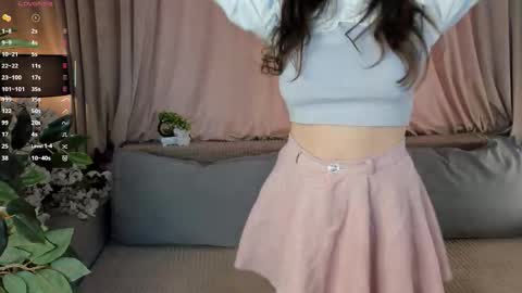 Elizabeth brunette -- Darline blonde  online show from 11.02.25