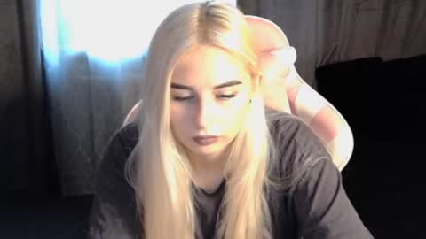 Snapshot of your___barbie chatting on 09.08.25 Barbie online show from 09.08.25