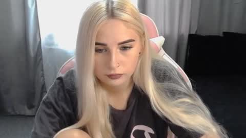 Snapshot of your___barbie chatting on 09.09.25 Barbie online show from 09.09.25