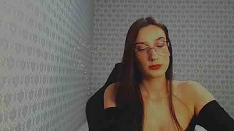 Snapshot of your_best_foxxx chatting on 11.08.25 Milla online show from 11.08.25