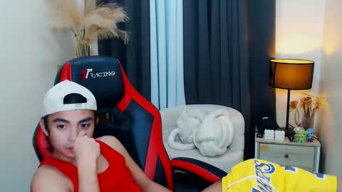 Snapshot of your_black_cat chatting on 11.05.25 your_black_cat online show from 11.05.25