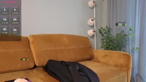 Snapshot of your_dream_alice chatting on 03.06.25 Alice online show from 03.06.25