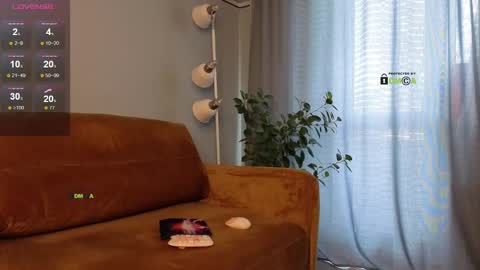 Snapshot of your_dream_alice chatting on 03.10.25 Alice online show from 03.10.25