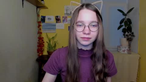 Snapshot of your_leslie chatting on 01.11.25 Leslie online show from 01.11.25