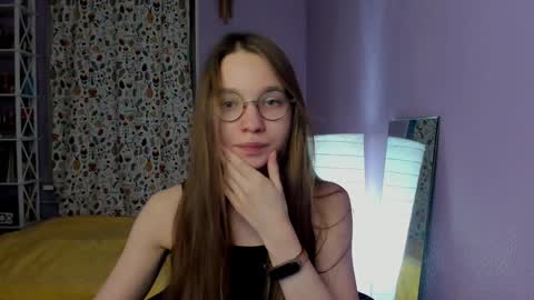 Snapshot of your_leslie chatting on 01.17.25 Leslie online show from 01.17.25