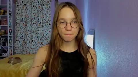 Snapshot of your_leslie chatting on 02.24.25 Leslie online show from 02.24.25