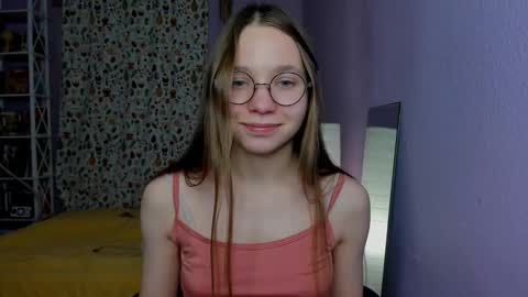 Snapshot of your_leslie chatting on 03.06.25 Leslie online show from 03.06.25