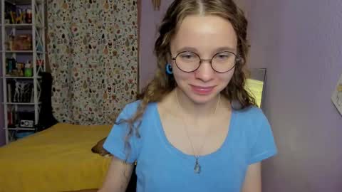 Snapshot of your_leslie chatting on 09.14.25 Leslie online show from 09.14.25