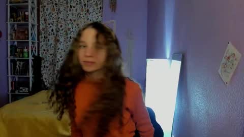 Snapshot of your_leslie chatting on 09.16.25 Leslie online show from 09.16.25