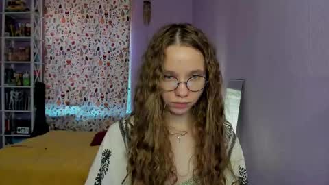 Snapshot of your_leslie chatting on 09.22.25 Leslie online show from 09.22.25