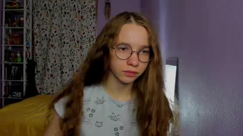 Snapshot of your_leslie chatting on 10.25.25 Leslie online show from 10.25.25