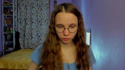 Snapshot of your_leslie chatting on 11.03.25 Leslie online show from 11.03.25