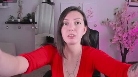 Snapshot of your_little_mom chatting on 12.22.24 Viky online show from 12.22.24