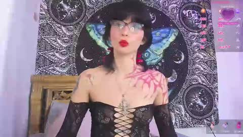 Snapshot of your_rosenrot chatting on 02.11.25 Daniela Help me reach 100 likes online show from 02.11.25