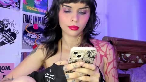 Snapshot of your_rosenrot chatting on 09.08.25 Daniela Help me reach 100 likes online show from 09.08.25