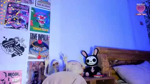 Snapshot of your_rosenrot chatting on 10.05.25 Daniela Help me reach 100 likes online show from 10.05.25