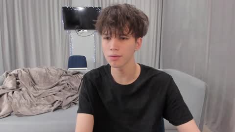 Snapshot of your_shy_guy chatting on 01.06.25 your_shy_guy online show from 01.06.25