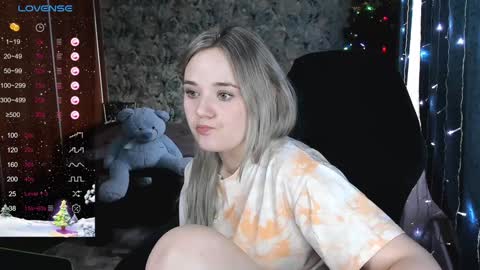 Snapshot of your_small_bunny chatting on 12.24.24 Molly online show from 12.24.24